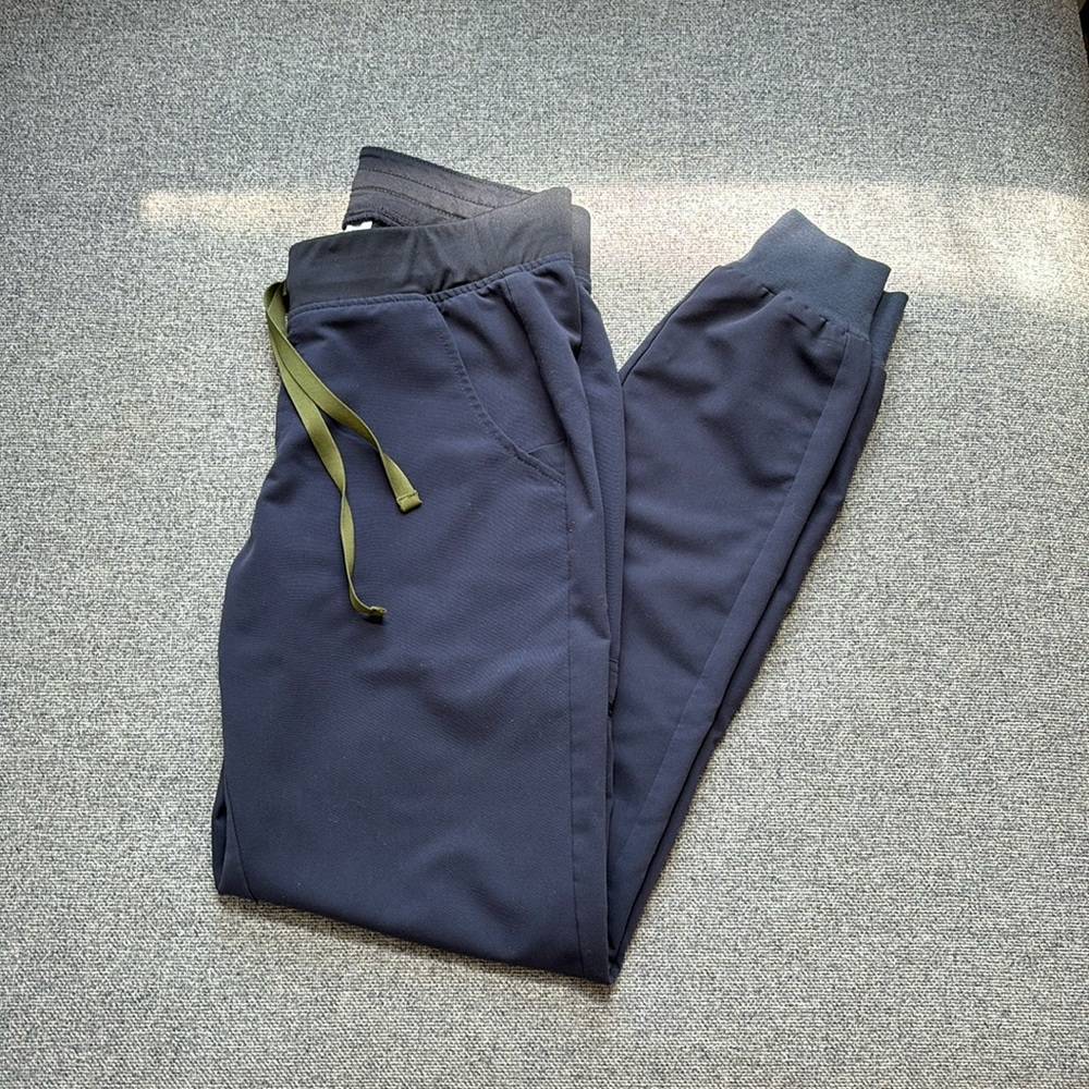 FIGS Women’s Zamora Jogger Scrub Pants